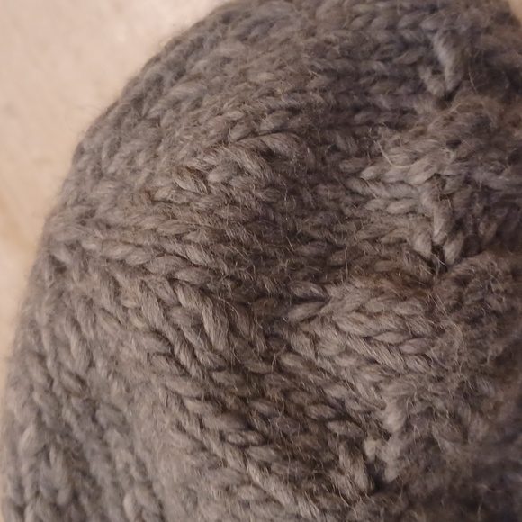 Bula Unisex Gray Chunky Knit Thermal Lined Beanie - Picture 3 of 7